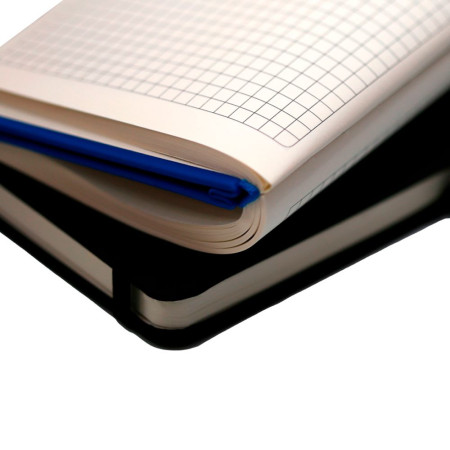 Блокнот в клітинку А5 Berganote Soft, тверда обкладинка (синій) Блокнот в клітинку А5 Berganote Soft, тверда обкладинка (синій)