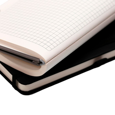 Блокнот в клітинку А5 Berganote Soft, тверда обкладинка (сірий) Блокнот в клітинку А5 Berganote Soft, тверда обкладинка (сірий)