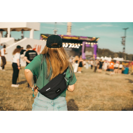 Сумка через плече антизлодій Pacsafe GO Sling (насичений чорний)