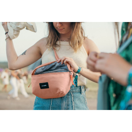 Сумка через плече антизлодій Pacsafe GO Sling (рожевий)