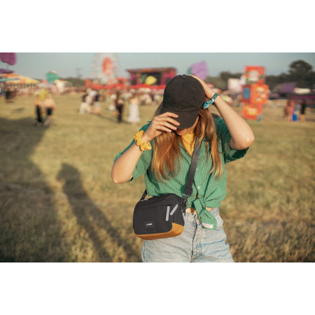 Сумка через плече антизлодій Pacsafe GO Crossbody (чорний/помаранчевий)