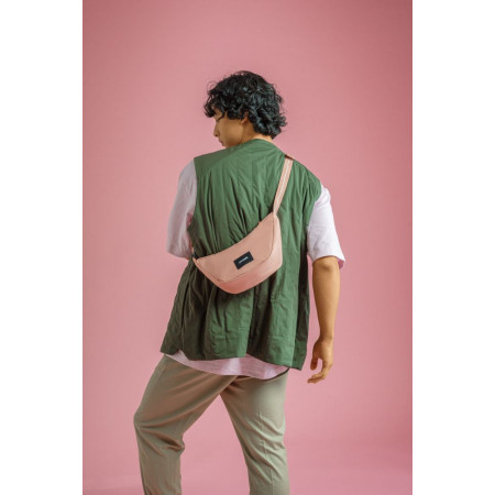 Сумка через плече антизлодій Pacsafe GO Lunar Crossbody (рожевий) Сумка через плече антизлодій Pacsafe GO Lunar Crossbody (рожевий)