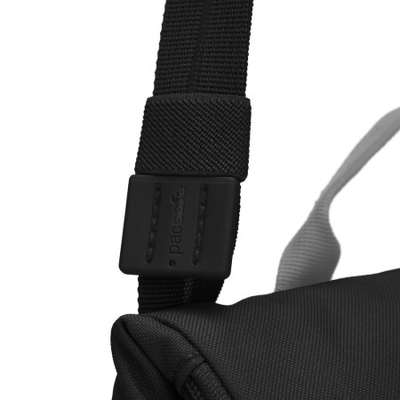 Сумка через плече антизлодій Pacsafe GO Saddle Crossbody (насичений чорний)