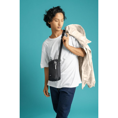 Сумка через плече антизлодій Pacsafe GO Festival Crossbody (насичений чорний)