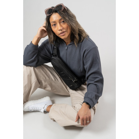 Сумка через плече антизлодій Pacsafe V Action Sling (насичений чорний)