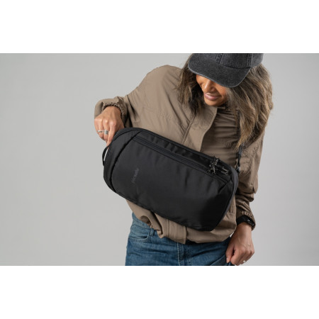 Сумка через плече антизлодій Pacsafe Vibe 325 sling (насичений чорний)